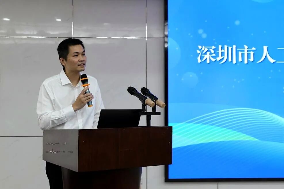 李维维副处长介绍委员会成立背景