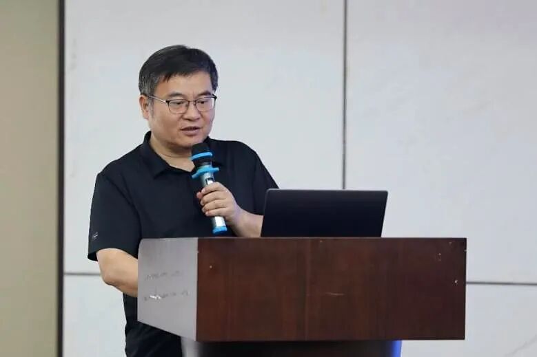 李伦教授作审查能力培训